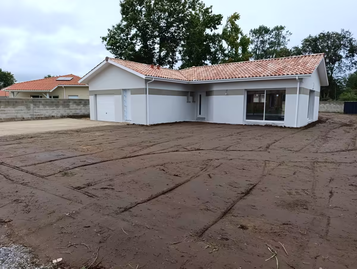 Terrassement de terrain agricole dans les Landes : méthodes et conseils