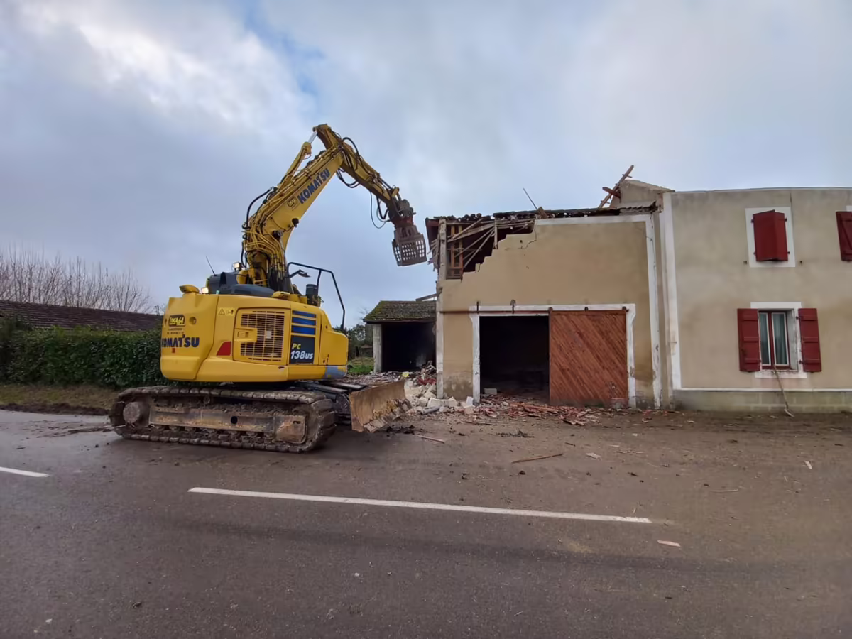 Démolition de maison individuelle dans les Landes : étapes et démarches